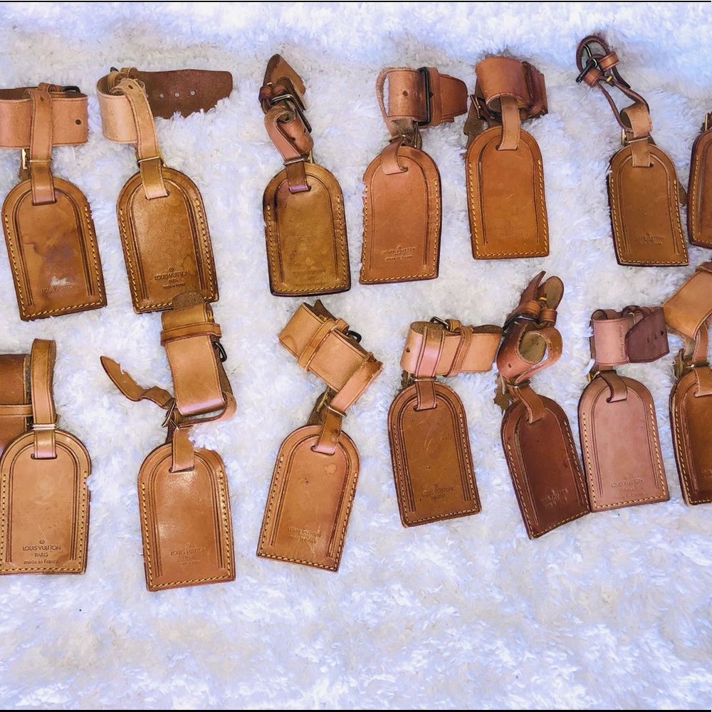 🔥 S A L E 🔥 Louis Vuitton Luggage Tag w Poignet